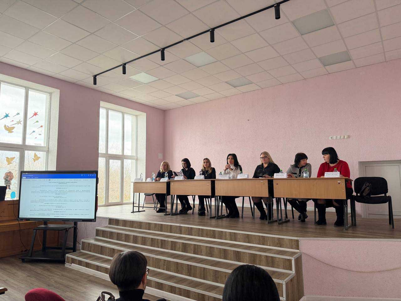 Сотрудники ГИБДД проводят отработку «Пешеходный переход» Сотрудники ГИБДД проводят отработку «Пешеходный переход»