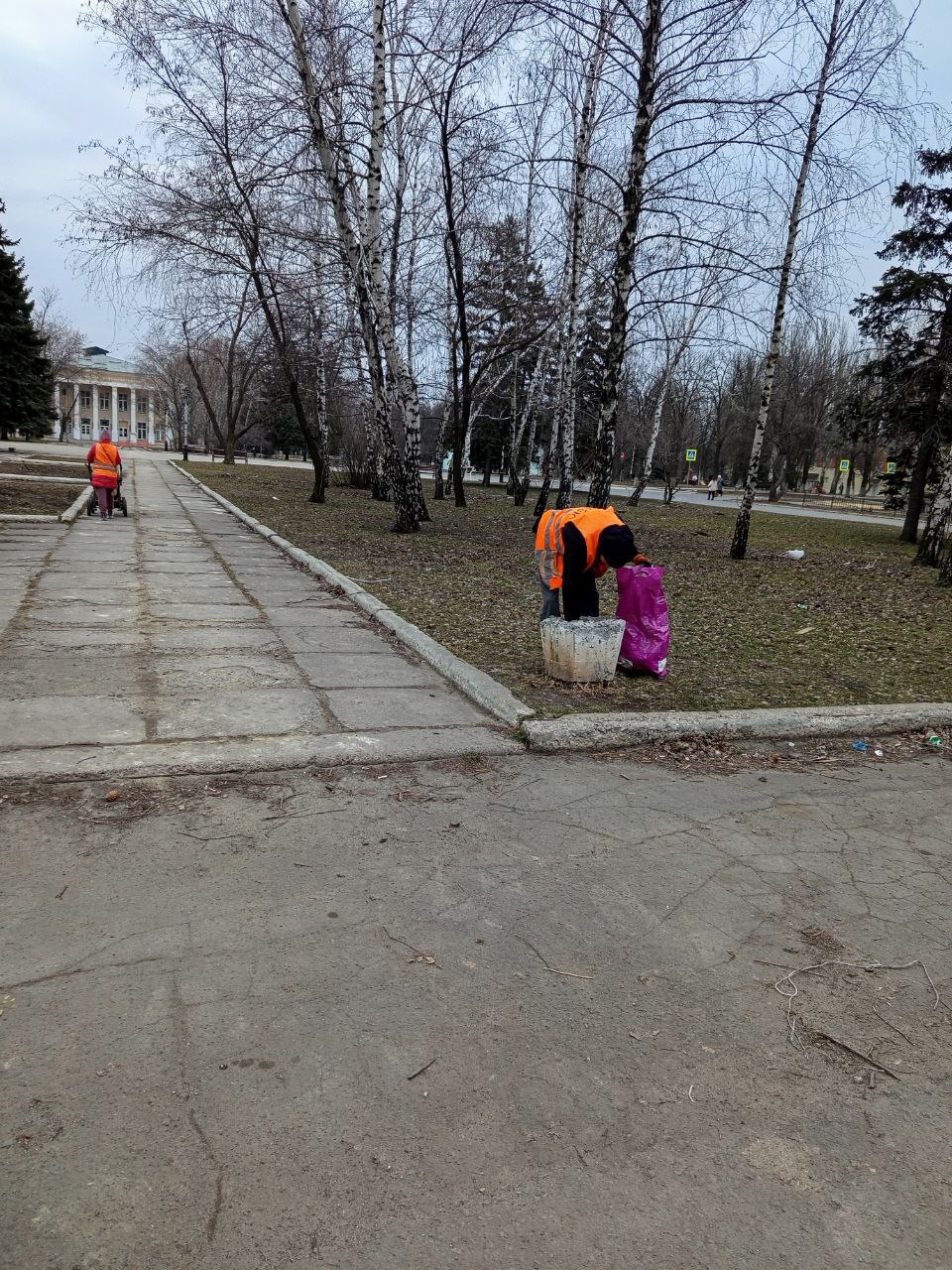 Александр Пеняев: За 16.03.2026 работниками МУП АГЯ "ЖЭК" выполнена уборка территорий в г. Ясиноватая Александр Пеняев: За 16.03.2026 работниками МУП АГЯ "ЖЭК" выполнена уборка территорий в г. Ясиноватая