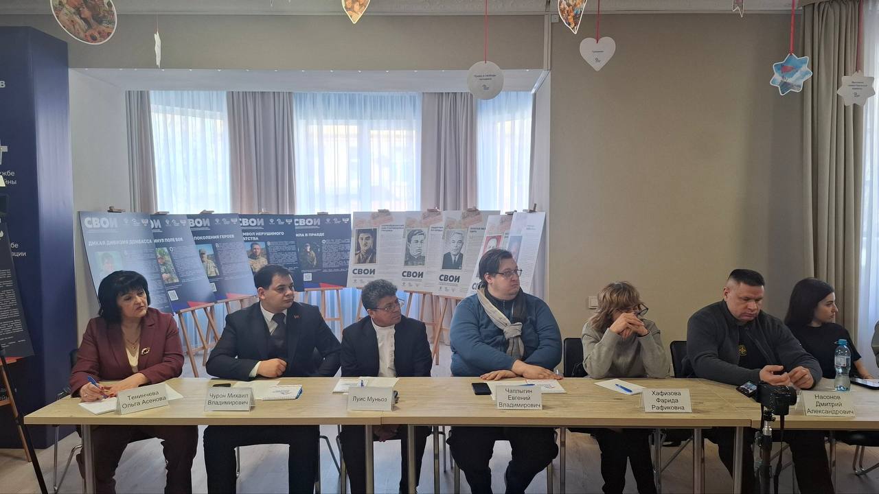 В филиал Дома народов России в Донецкой Народной Республике с визитом прибыл руководитель Россотрудничества Евгений Примаков В филиал Дома народов России в Донецкой Народной Республике с визитом прибыл руководитель Россотрудничества Евгений Примаков