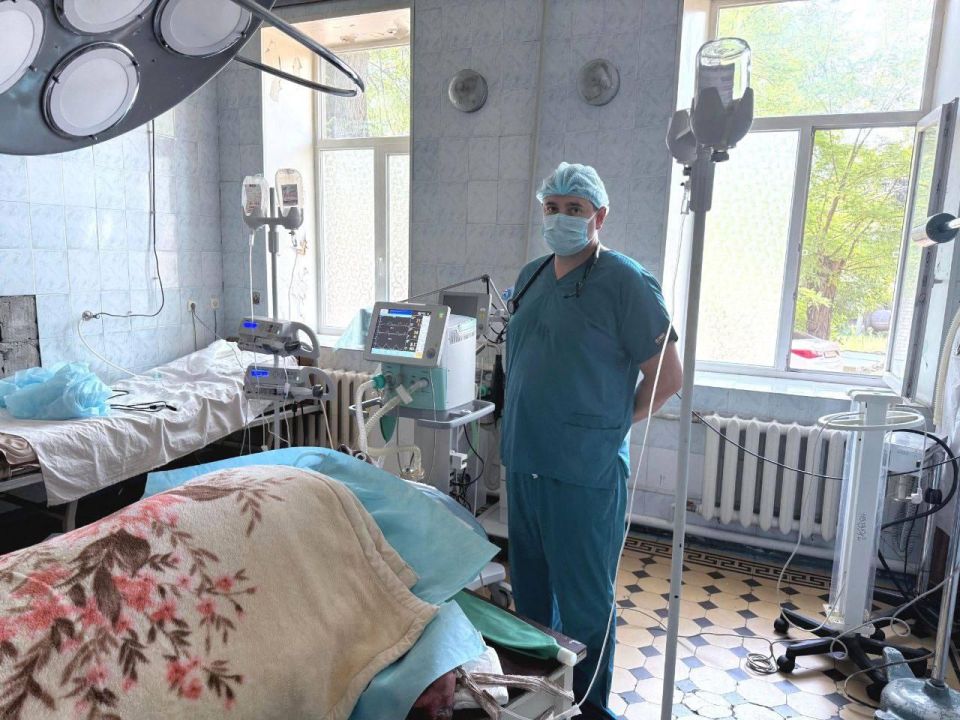 В Макеевку приехала новая бригада врачей из Югры В Макеевку приехала новая бригада врачей из Югры