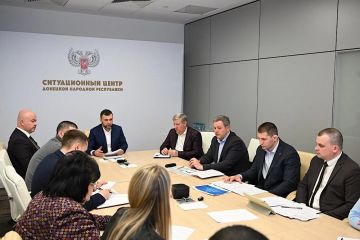 Денис Пушилин: Ремонт дорог, благоустройство территорий вместе с жителями — этим и другим темам посвятили оперативное совещание