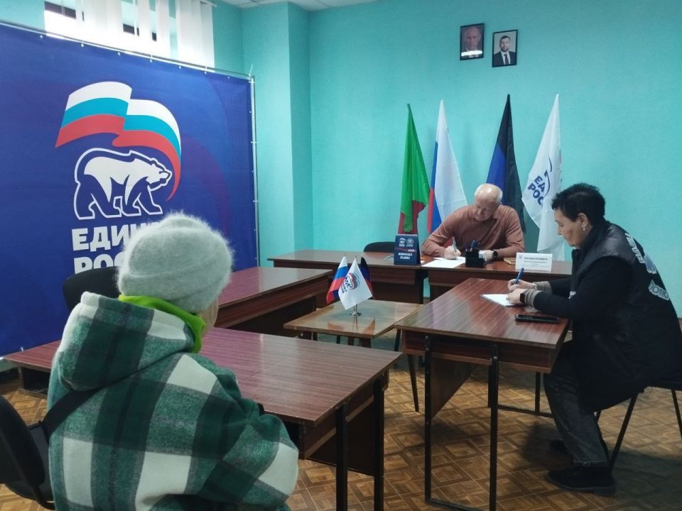 Роман Конев: 17 марта 2026 года состоялся приём граждан депутатом Горловского городского совета Донецкой Народной Республики первого созыва Евгением Прокоповичем в местной общественной приёмной Председателя Партии «Единая... Роман Конев: 17 марта 2026 года состоялся приём граждан депутатом Горловского городского совета Донецкой Народной Республики первого созыва Евгением Прокоповичем в местной общественной приёмной Председателя Партии «Единая...