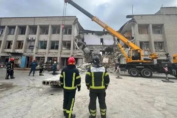 В результате ночной атаки БПЛА было повреждено почтовое отделение