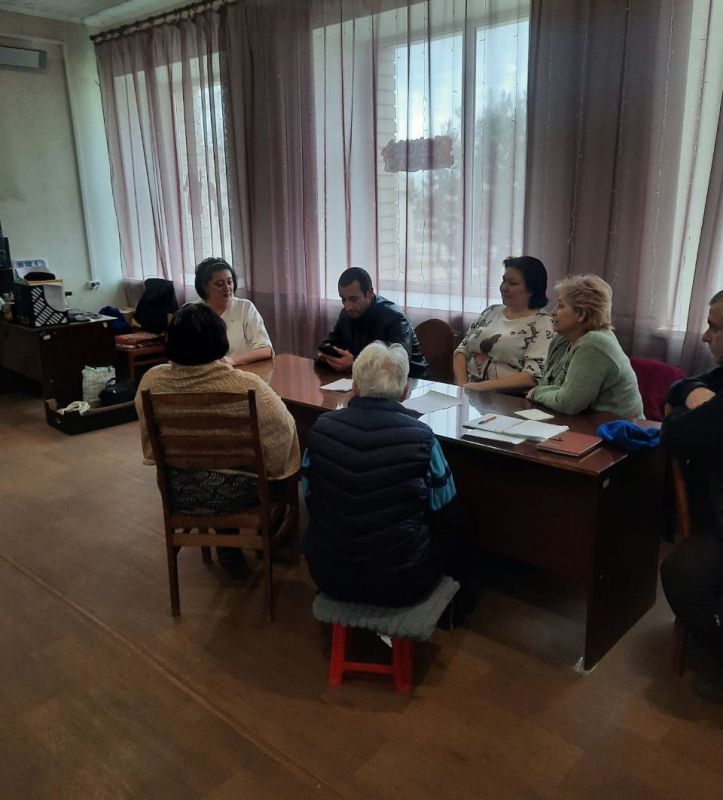 Сегодня член Общественного совета Тельмановского муниципального округа провела рабочую встречу с трудовым коллективом Гранитненского сельского дома культуры Сегодня член Общественного совета Тельмановского муниципального округа провела рабочую встречу с трудовым коллективом Гранитненского сельского дома культуры
