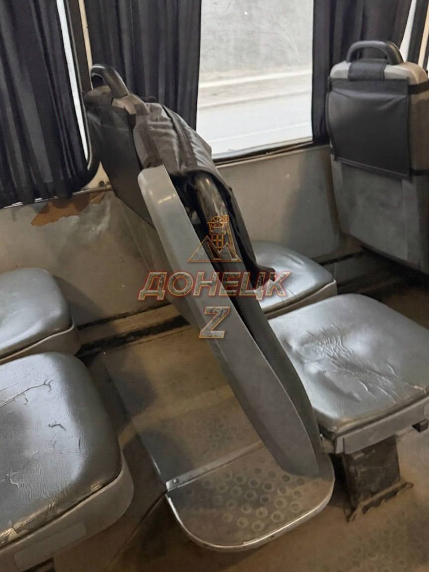 Жители недовольны состоянием автобусных сидений в маршрутке №42а