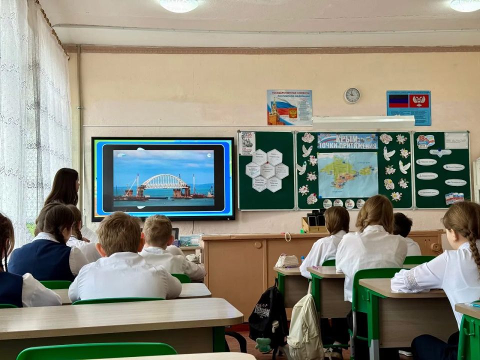 Тематический классный час. В рамках партийного проекта "Историческая память" Единой России в школе №15 имени М.С Тематический классный час. В рамках партийного проекта "Историческая память" Единой России в школе №15 имени М.С