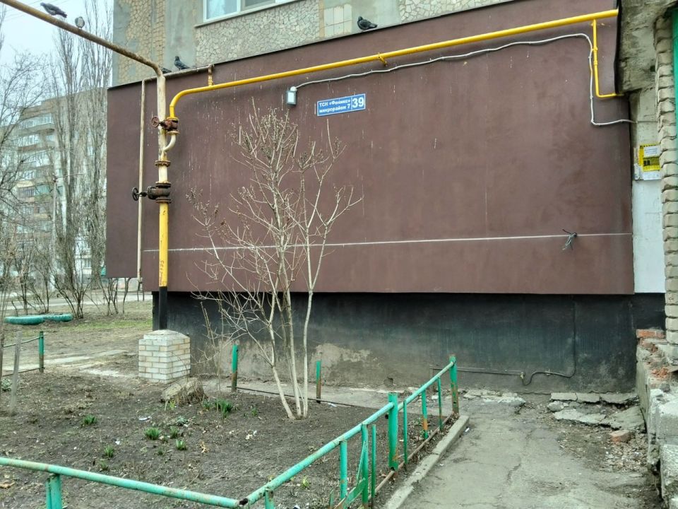 В Шахтерске продолжается уборка придомовых территорий В Шахтерске продолжается уборка придомовых территорий
