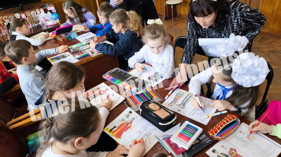 В учреждениях культуры Донецка продолжаются мероприятия в рамках Года единства народов России В учреждениях культуры Донецка продолжаются мероприятия в рамках Года единства народов России