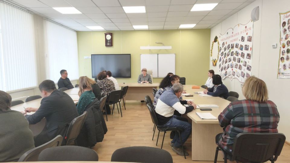 Сегодня депутат Тельмановского муниципального совета Галина Коссе встретилась с сотрудниками ГБОУ «Тельмановская гимназия Тельмановского муниципального округа» Сегодня депутат Тельмановского муниципального совета Галина Коссе встретилась с сотрудниками ГБОУ «Тельмановская гимназия Тельмановского муниципального округа»