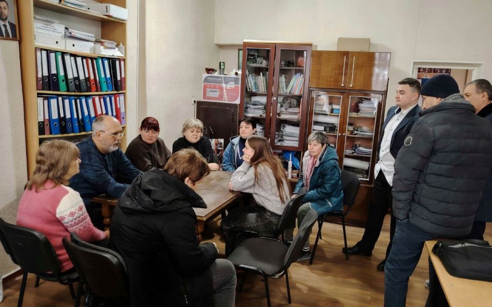 Роман Конев: 17 марта 2026 года депутаты Горловского городского совета от фракции «Единая Россия» — Наталия Ботвина, Эдуард Полепкин, Игорь Толкачёв, Олег Сладкевич — провели встречи с жителями города Роман Конев: 17 марта 2026 года депутаты Горловского городского совета от фракции «Единая Россия» — Наталия Ботвина, Эдуард Полепкин, Игорь Толкачёв, Олег Сладкевич — провели встречи с жителями города