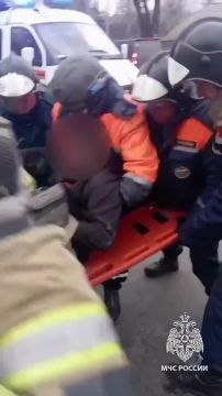 Пятилетнего ребёнка спасли сотрудники МЧС после ДТП в Куйбышевском районе Донецка