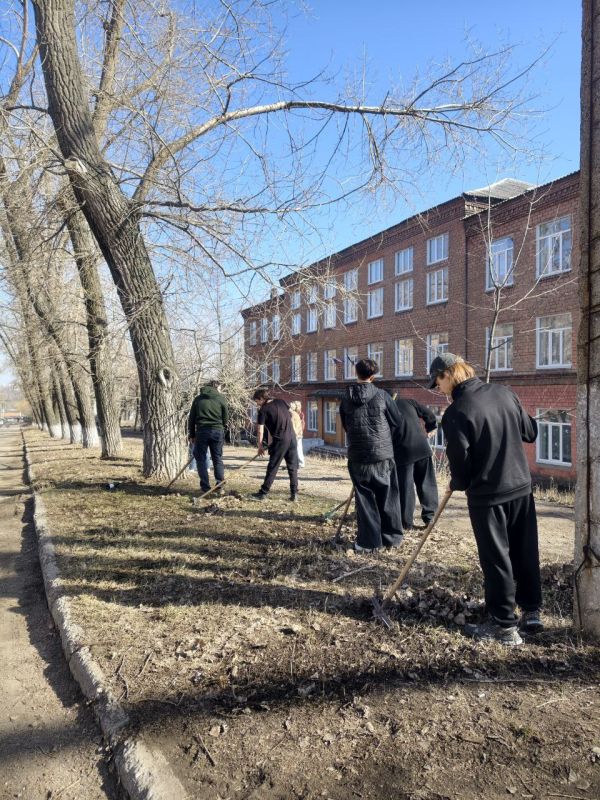 В Центрально-Городском внутригородском районе Макеевки продолжаются мероприятия по благоустройству района " Чистый четверг" в рамках партийного проекта «Городская среда» В Центрально-Городском внутригородском районе Макеевки продолжаются мероприятия по благоустройству района " Чистый четверг" в рамках партийного проекта «Городская среда»