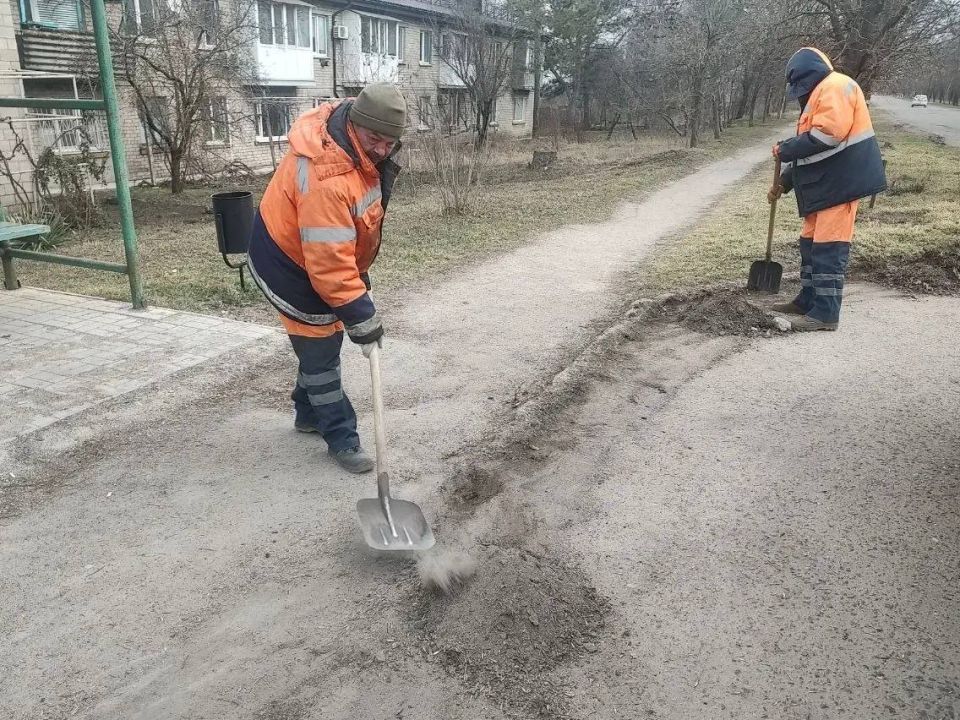 Традиционно рассказываем, какие работы выполнили за сутки на дорогах общего пользования в рамках содержания Традиционно рассказываем, какие работы выполнили за сутки на дорогах общего пользования в рамках содержания
