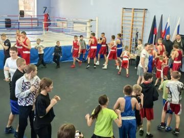 Александр Шатов: Легенды мирового бокса посетили Шахтерск