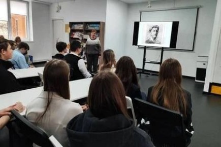 Семейные ценности в искусстве: В ДНР дети участников СВО приобщились к наследию великих русских союзов