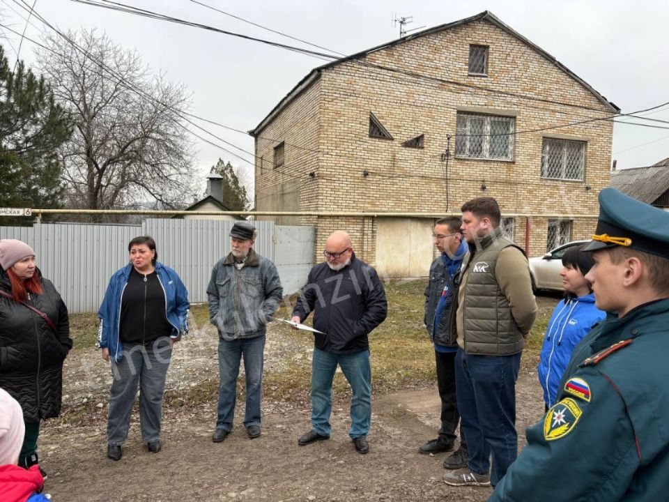 Алексей Кулемзин: В Донецке на улице Крымской отметили День воссоединения Крыма с Россией Алексей Кулемзин: В Донецке на улице Крымской отметили День воссоединения Крыма с Россией