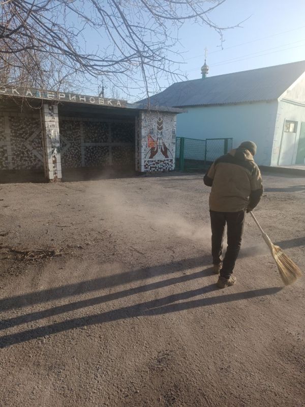Коммунальные службы продолжают благоустраивать Старобешевский округ Коммунальные службы продолжают благоустраивать Старобешевский округ