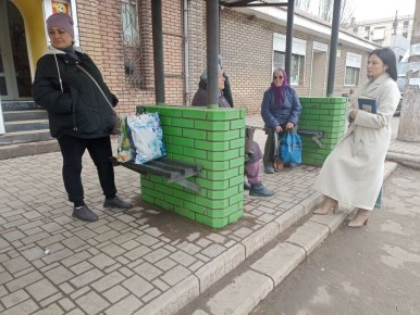 Игорь Мартынов: Встречи с населением. 18 марта заместитель главы администрации муниципального образования городского округа Енакиево Ольга Дедух провела выездную встречу с населением по адресу: г. Енакиево, ул. Щербакова, д....