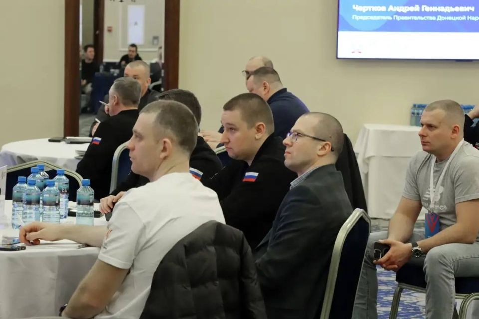 Андрей Чертков: Сегодня выступил перед участниками проекта «Донбасс. Свои Герои» Андрей Чертков: Сегодня выступил перед участниками проекта «Донбасс. Свои Герои»
