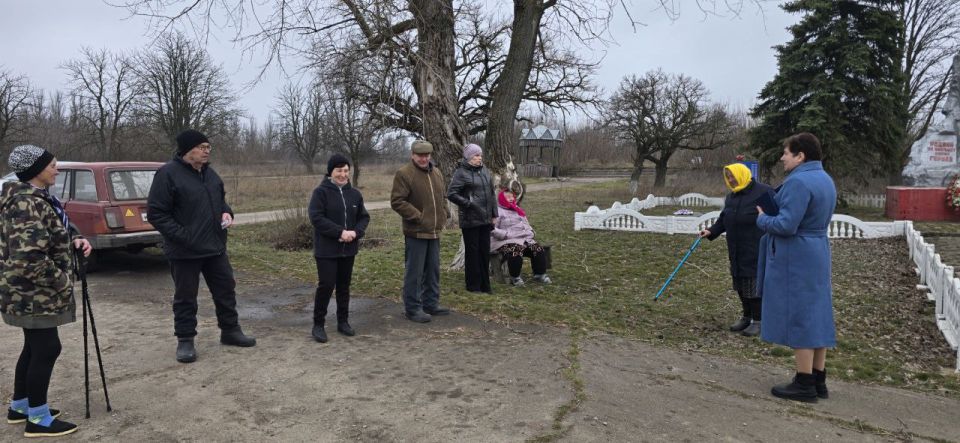 Сегодня и.о. начальника Мичуринского территориального отдела Администрации Тельмановского муниципального округа провела встречу с населением в селе Красный Октябрь, в ходе которого рассматривали и обсуждали вопросы... Сегодня и.о. начальника Мичуринского территориального отдела Администрации Тельмановского муниципального округа провела встречу с населением в селе Красный Октябрь, в ходе которого рассматривали и обсуждали вопросы...