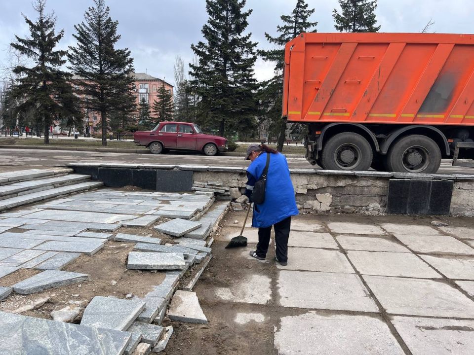 МУП «Простор» ежедневно выполняет все необходимые работы по содержанию городских улиц МУП «Простор» ежедневно выполняет все необходимые работы по содержанию городских улиц