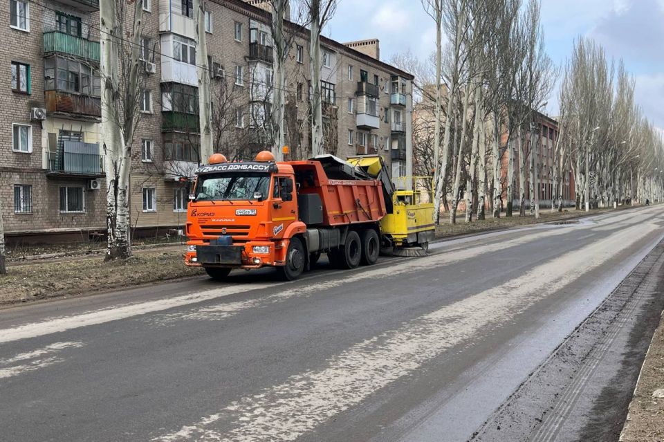 МУП «Простор» ежедневно выполняет все необходимые работы по содержанию городских улиц МУП «Простор» ежедневно выполняет все необходимые работы по содержанию городских улиц