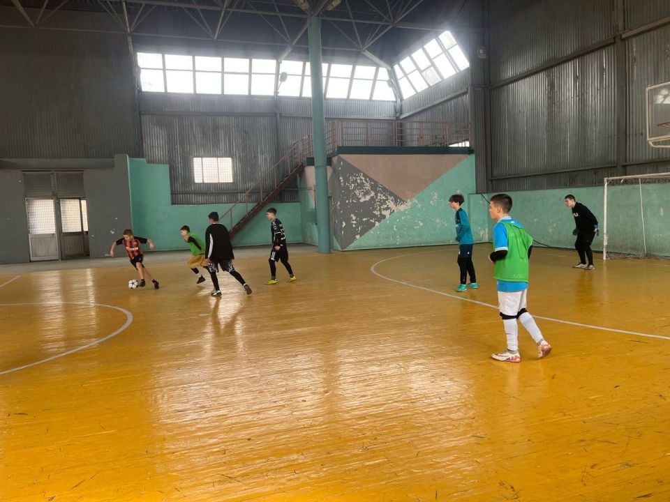 В Ждановке прошло городское соревнование по мини-футболу В Ждановке прошло городское соревнование по мини-футболу