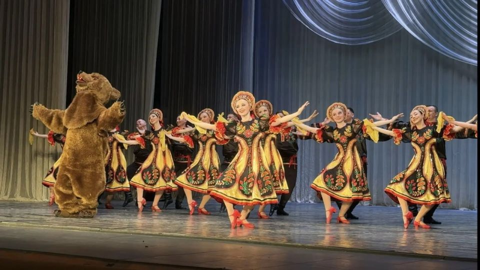 В Воронеже стартовали гастроли Заслуженного государственного академического ансамбля песни и танца «Донбасс» В Воронеже стартовали гастроли Заслуженного государственного академического ансамбля песни и танца «Донбасс»