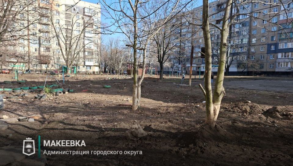 В Макеевке засыпают разрытия после проведения ремонтных работ В Макеевке засыпают разрытия после проведения ремонтных работ