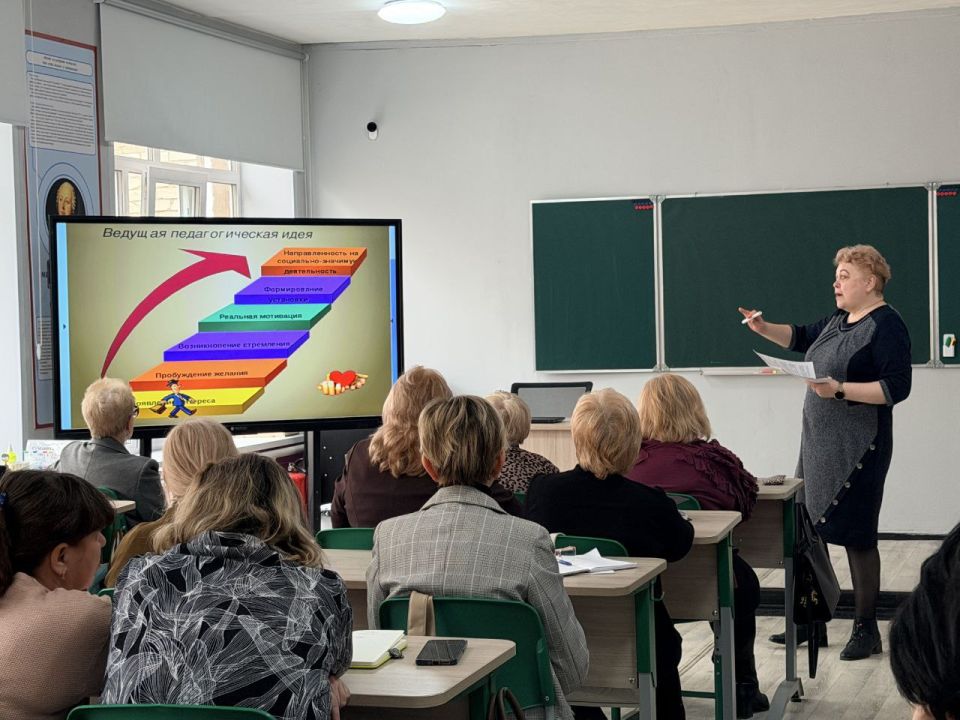 В Шахтерске презентовали новый номер муниципального научно-методического журнала «Жемчужины педагогического мастерства» В Шахтерске презентовали новый номер муниципального научно-методического журнала «Жемчужины педагогического мастерства»