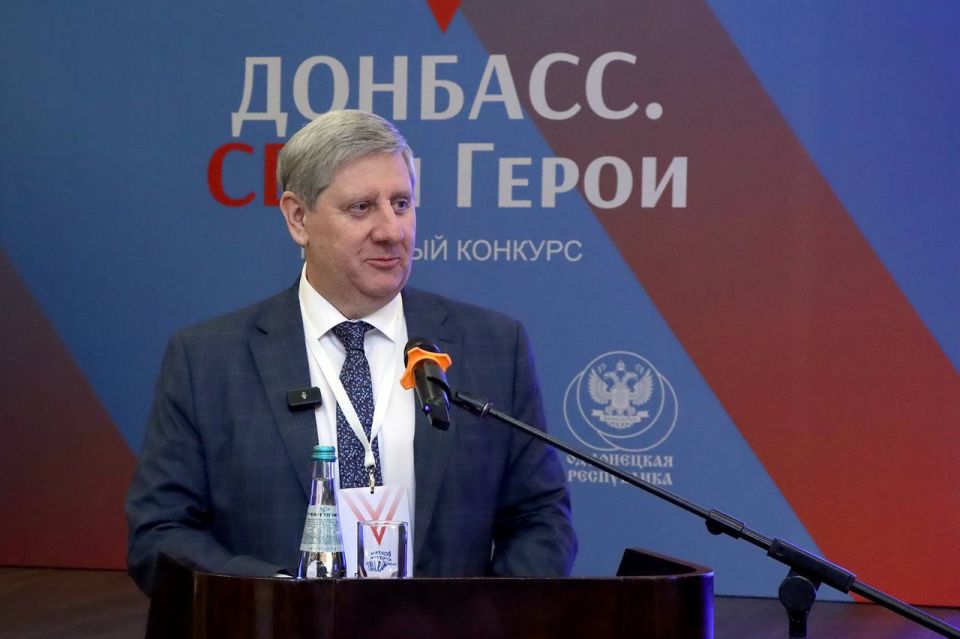 «Успех приходит к тем, кто не боится учиться»: Трое участников кадрового проекта «Донбасс. Свои Герои» получили новые назначения «Успех приходит к тем, кто не боится учиться»: Трое участников кадрового проекта «Донбасс. Свои Герои» получили новые назначения