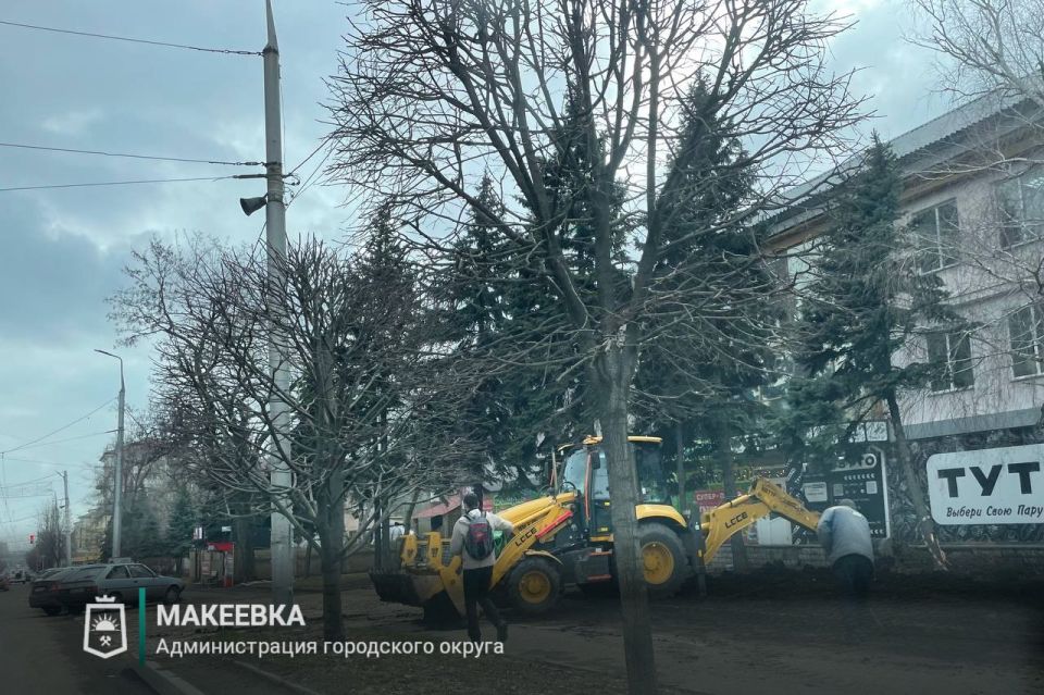 В Макеевке засыпают разрытия после проведения ремонтных работ В Макеевке засыпают разрытия после проведения ремонтных работ