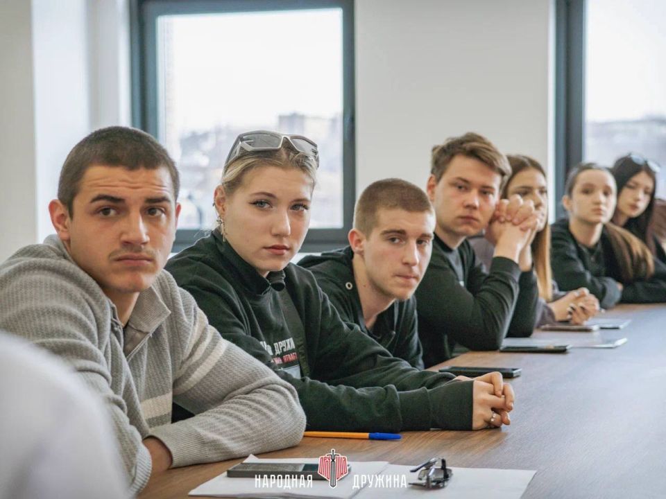 Строим планы, ставим цели. Старший дружинник Мангушского штаба приняла участие в масштабной рабочей встрече руководителей и кураторов местных отделений, которая прошла в Молодёжном центре «30/09» Строим планы, ставим цели. Старший дружинник Мангушского штаба приняла участие в масштабной рабочей встрече руководителей и кураторов местных отделений, которая прошла в Молодёжном центре «30/09»