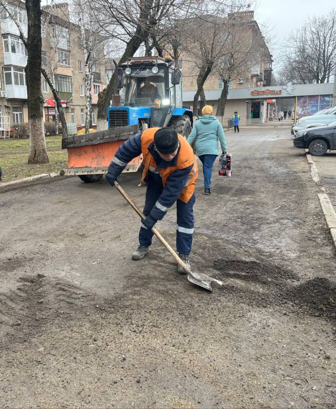 МУП «Простор» ежедневно выполняет все необходимые работы по содержанию городских улиц МУП «Простор» ежедневно выполняет все необходимые работы по содержанию городских улиц