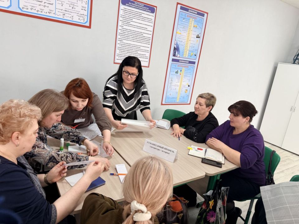 В Шахтерске презентовали новый номер муниципального научно-методического журнала «Жемчужины педагогического мастерства» В Шахтерске презентовали новый номер муниципального научно-методического журнала «Жемчужины педагогического мастерства»
