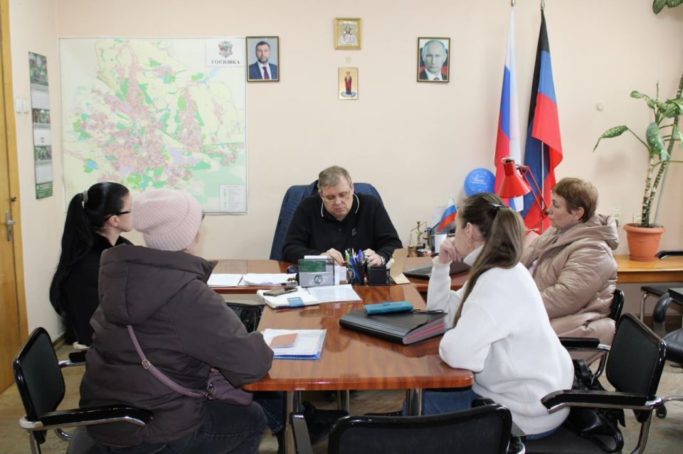 В администрации городского округа Горловка состоялась встреча с вдовами и матерями погибших до начала СВО ополченцев В администрации городского округа Горловка состоялась встреча с вдовами и матерями погибших до начала СВО ополченцев