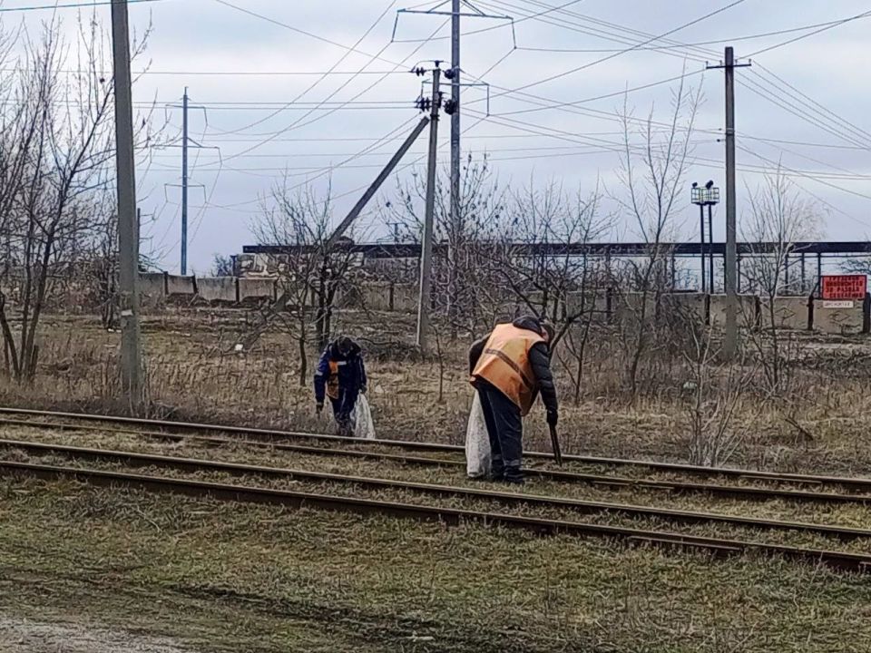 Роман Конев: Жители Калининского района Горловки, предприниматели и сотрудники местных предприятий объединили усилия для проведения двухмесячника по благоустройству Роман Конев: Жители Калининского района Горловки, предприниматели и сотрудники местных предприятий объединили усилия для проведения двухмесячника по благоустройству