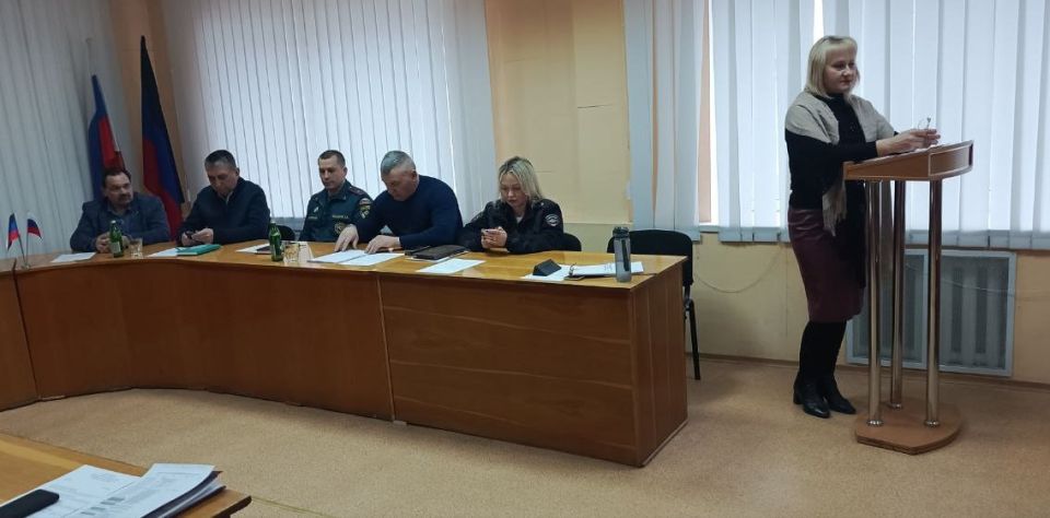Сегодня, 18 марта 2026 года, руководитель Управы Алексей Дмитрюк совместно с руководителем аппарата Администрации городского округа Донецк Анной Лаврушко, депутатом Народного Совета фракции Единая Россия Александром... Сегодня, 18 марта 2026 года, руководитель Управы Алексей Дмитрюк совместно с руководителем аппарата Администрации городского округа Донецк Анной Лаврушко, депутатом Народного Совета фракции Единая Россия Александром...