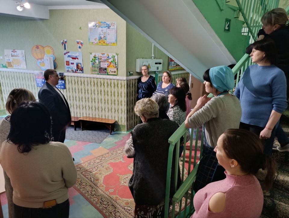 По поручению Главы ДНР Дениса Пушилина под эгидой Единой России проводятся встречи с гражданами для выявления актуальных проблем на подведомственных территориях По поручению Главы ДНР Дениса Пушилина под эгидой Единой России проводятся встречи с гражданами для выявления актуальных проблем на подведомственных территориях