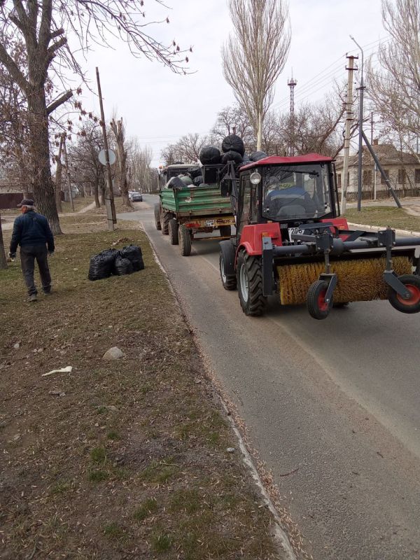 Коммунальные службы продолжают благоустраивать Старобешевский округ Коммунальные службы продолжают благоустраивать Старобешевский округ