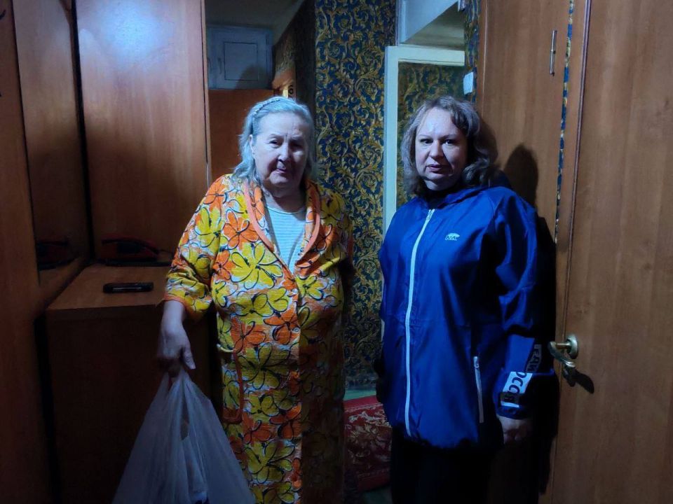 Забота в каждом действии: депутаты «Единой России» поддержали пожилых жителей Тореза Забота в каждом действии: депутаты «Единой России» поддержали пожилых жителей Тореза