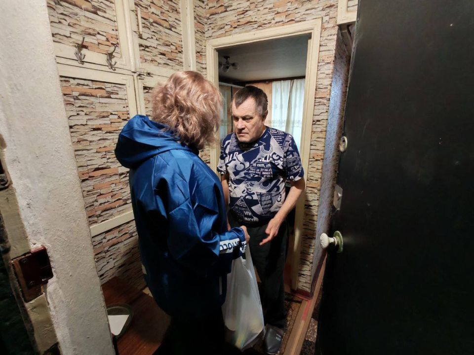 Забота в каждом действии: депутаты «Единой России» поддержали пожилых жителей Тореза Забота в каждом действии: депутаты «Единой России» поддержали пожилых жителей Тореза