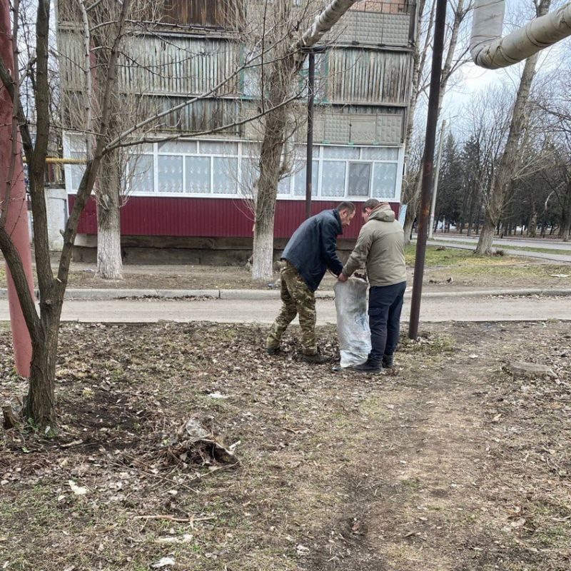 В Кировском поддерживают чистоту во дворах В Кировском поддерживают чистоту во дворах