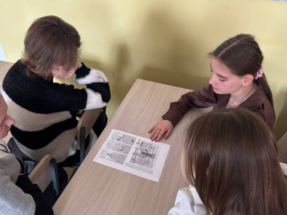 В Мангушской школе №2 прошли уроки цифровой гигиены: подросткам рассказали об опасности «дропперства» В Мангушской школе №2 прошли уроки цифровой гигиены: подросткам рассказали об опасности «дропперства»