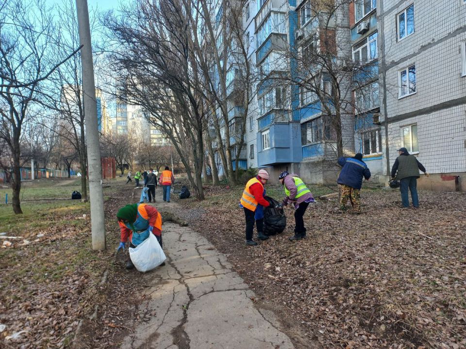 Сегодня, 19 марта 2026 года, в рамках проекта «Городская среда», реализуемого Единой Россией , жители Кировского района приняли участие в традиционной экологической акции «Чистый четверг» Сегодня, 19 марта 2026 года, в рамках проекта «Городская среда», реализуемого Единой Россией , жители Кировского района приняли участие в традиционной экологической акции «Чистый четверг»