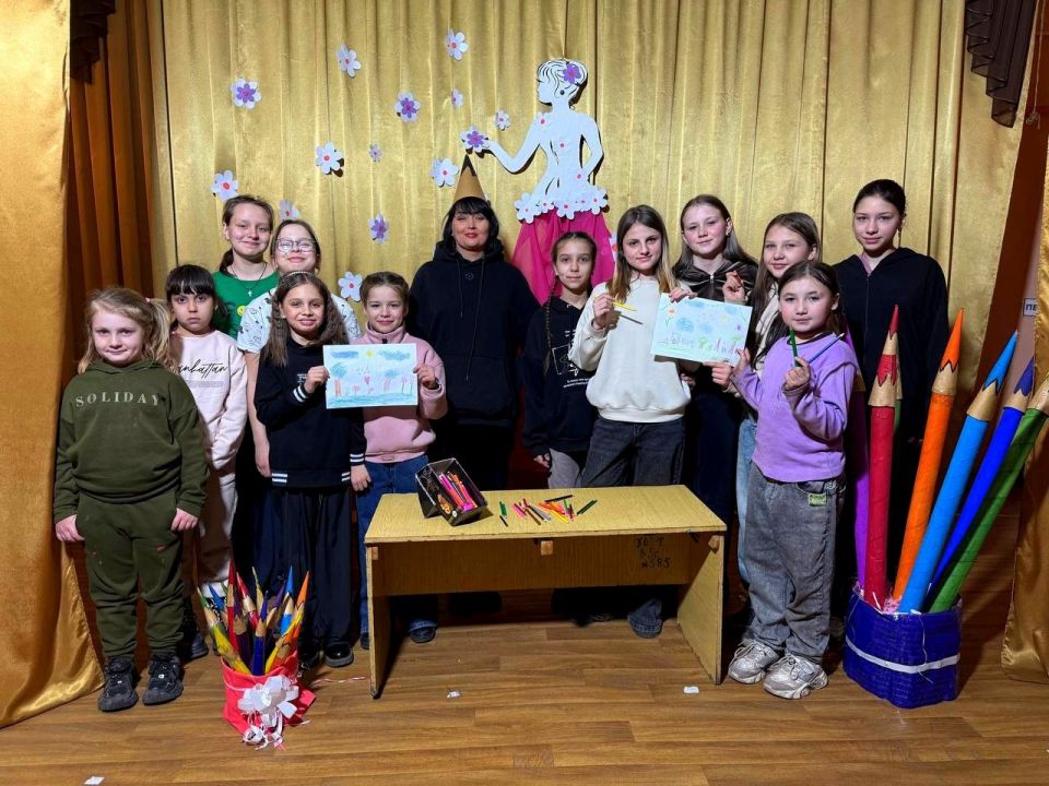 16 марта 2026 года в Муниципальном бюджетном учреждении «Клуб пгт Грузско-Зорянское г.о. Макеевка» прошла игровая программа «Радуга цвета» ко Дню цветных карандашей 16 марта 2026 года в Муниципальном бюджетном учреждении «Клуб пгт Грузско-Зорянское г.о. Макеевка» прошла игровая программа «Радуга цвета» ко Дню цветных карандашей