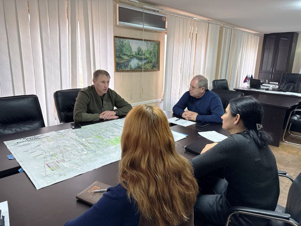 Александр Шатов: Жители Шахтерского округа присоединились к акции «Чистый четверг» Александр Шатов: Жители Шахтерского округа присоединились к акции «Чистый четверг»