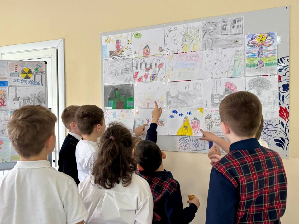 В Ялтинской школе почтили память жертв Чернобыльской катастрофы В Ялтинской школе почтили память жертв Чернобыльской катастрофы