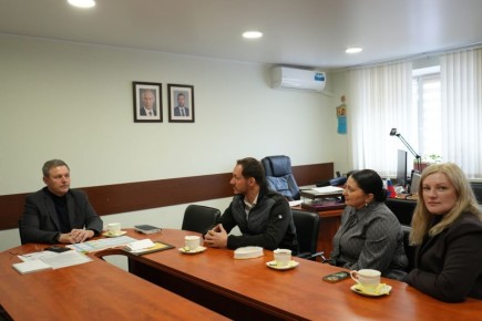 Михаил Желтяков: Принял делегацию Камчатского края: полномочного представителя Губернатора Сергея Жукова, директора Камчатского краевого объединенного музея Елену Буторову и директора Камчатской краевой детской библиотеки...