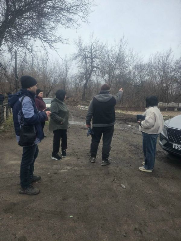 Встреча с населением. 18 марта депутат Енакиевского городского совета, фракции Единая Россия Елена Лысенко провела встречу с населением по адресу: г. Енакиево, пр. Забойщиков, д. 7. В обсуждении приняли участие... Встреча с населением. 18 марта депутат Енакиевского городского совета, фракции Единая Россия Елена Лысенко провела встречу с населением по адресу: г. Енакиево, пр. Забойщиков, д. 7. В обсуждении приняли участие...